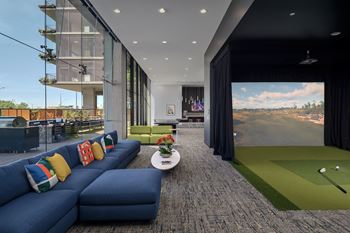 Indoor golf simulator